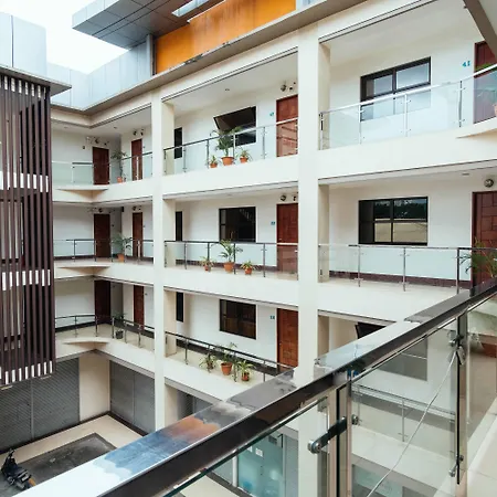 Oyo 443 Maria Cristina Arcade Suites