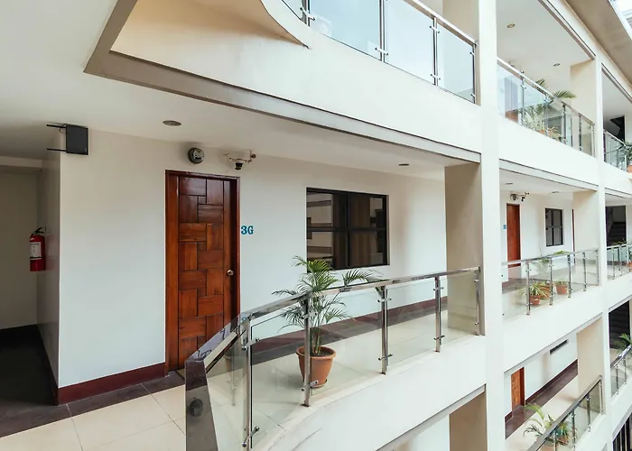 Oyo 443 Maria Cristina Arcade Hotel 3*