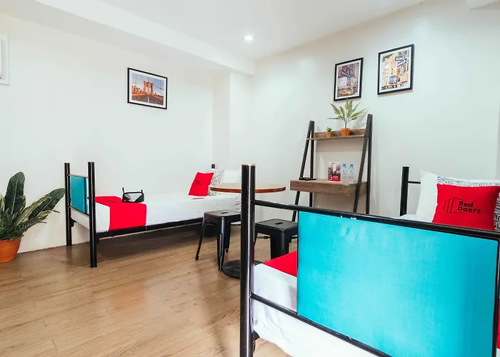 Hotel Oyo 443 Maria Cristina Arcade 3*