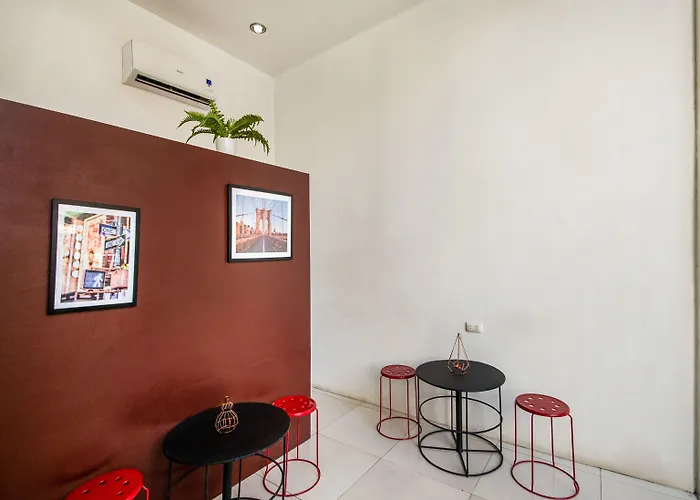 Oyo 443 Maria Cristina Arcade Hotel