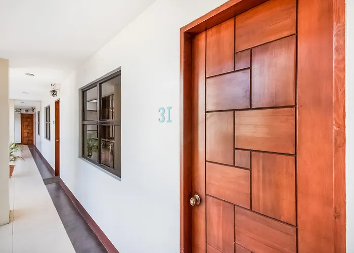 Oyo 443 Maria Cristina Arcade Hotel 3*